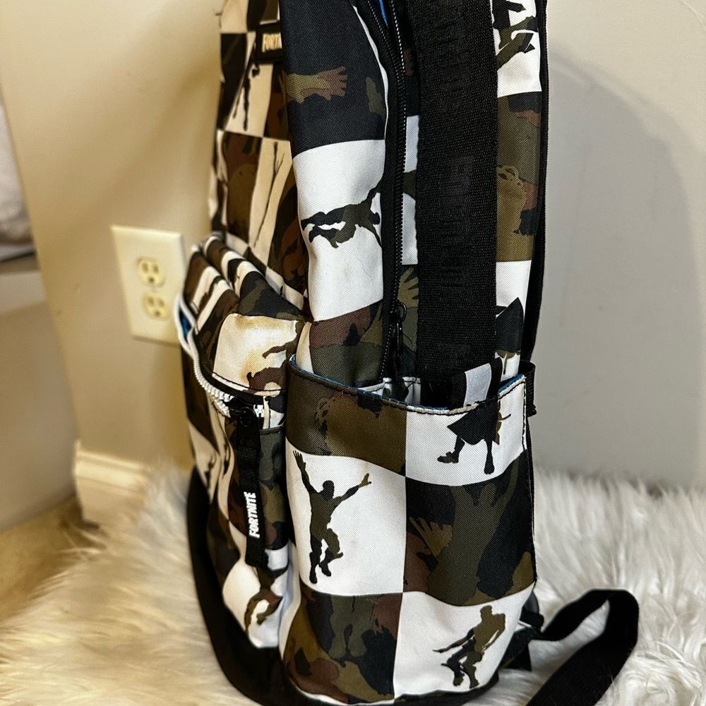 Fortnite EUC black, white, army green checked  backpack no flaws - Picture 7 of 12